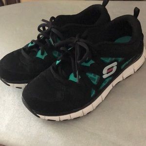 Sketchers sneakers